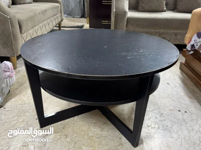 used coffee table available in Abuhalifa. طقم كنب مستعمل 3 قطع متوفر في طقم كنب مستعمل متنوع مكون م