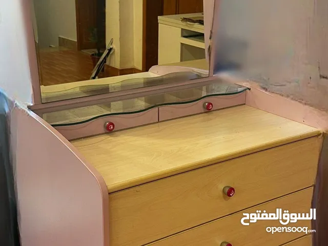تسريحة ومكتب للبنات