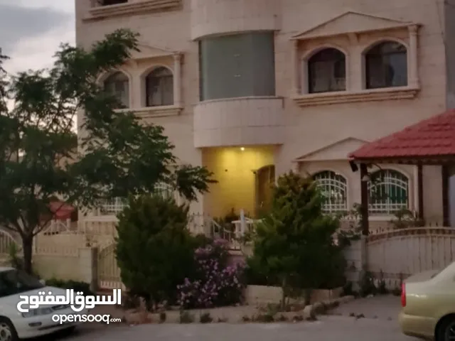 250 m2 More than 6 bedrooms Townhouse for Sale in Amman Sahab