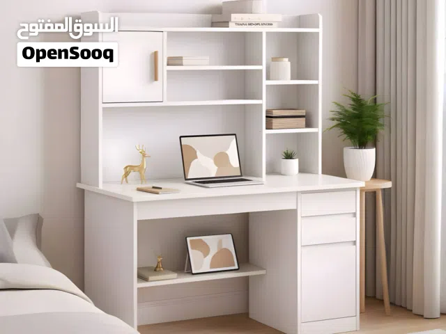 ميز مكتبي بحجم كبير  خشب MDF سمك 13 ملم  القياسات :   العمق 40 سم * العرض 100 سم * الارتفاع 152 سم