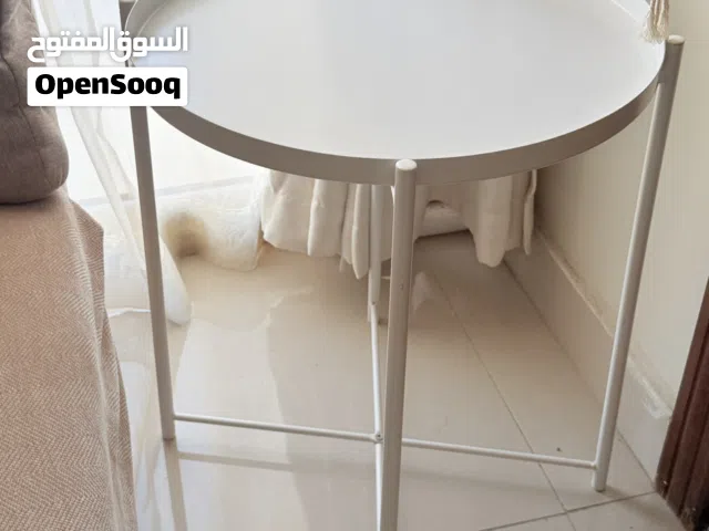 للبيع طاولة دائرية معدنية بسعر مغري