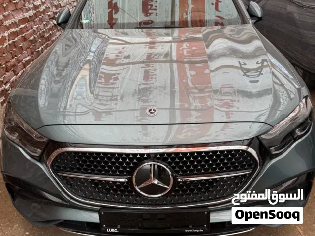 2025 مرسيدس بنز الفئة-E E 300
