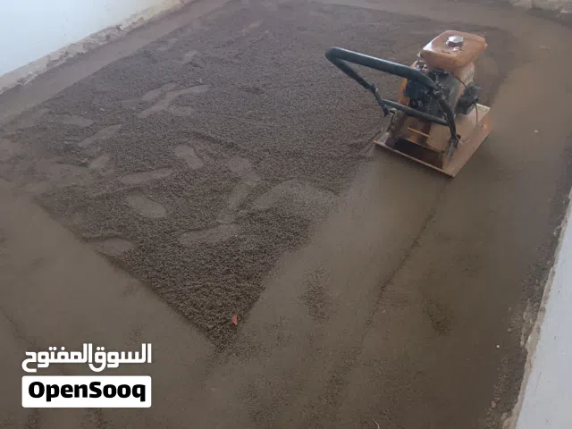 دكاك تربه لدمك الأرضيات لتفادي الهبوط بعد السيراميك بالعامل ايجيك لعند مكان الشغل