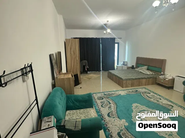 سكن عئالات او بنات فقط