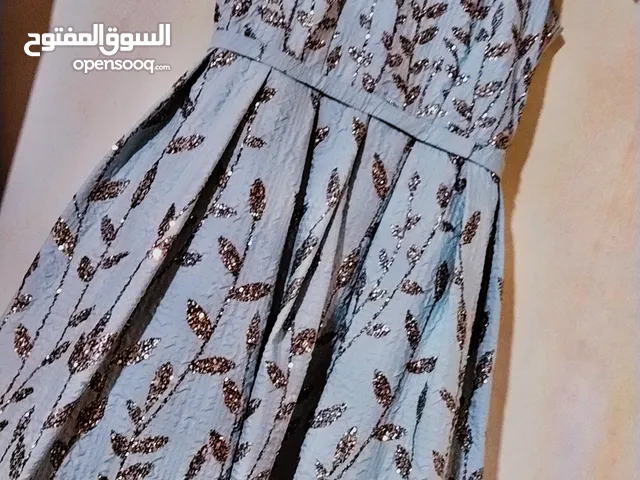 فستان حفله طويل للببع