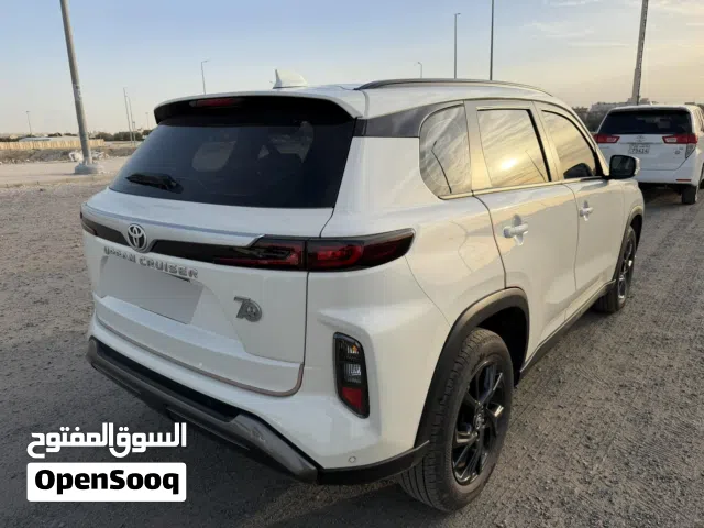 2024 تويوتا اوربان كروزر GLX