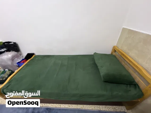تخت و مكتب