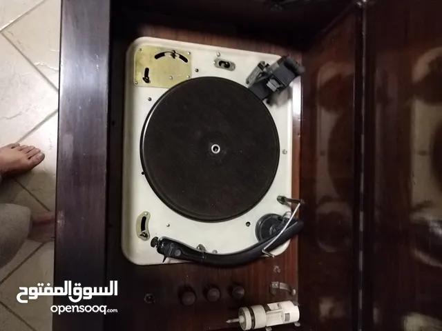 مشغل اسطوانات انجليزى ماركه جيرارد صنع 1920 وثلاثه افيال مصنوعه من ناب الفيل فون 01001465156 Egypt