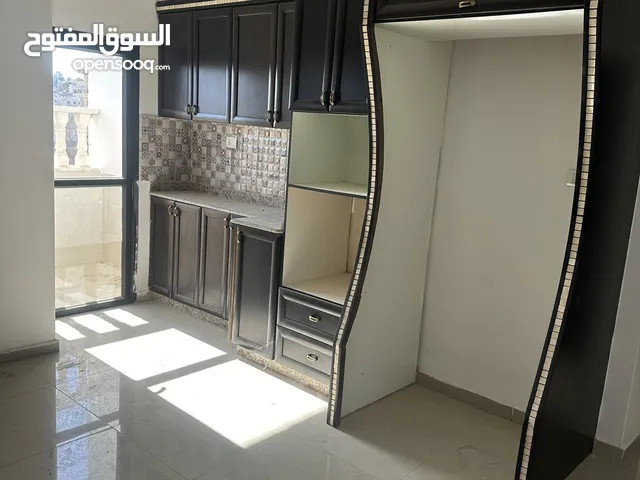 170 m2 3 Bedrooms Apartments for Sale in Ramallah and Al-Bireh Beitunia