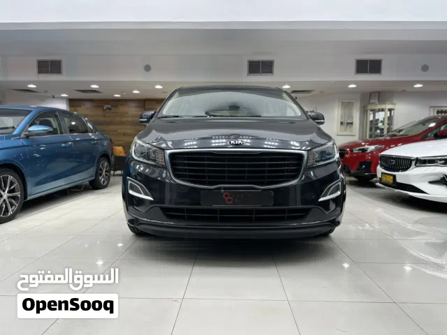 2020 كيا كرنفال Standard