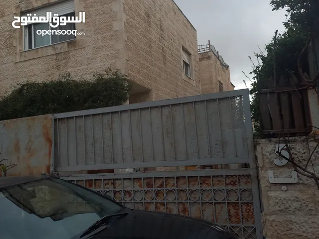 200 m2 More than 6 bedrooms Townhouse for Sale in Amman Marj El Hamam