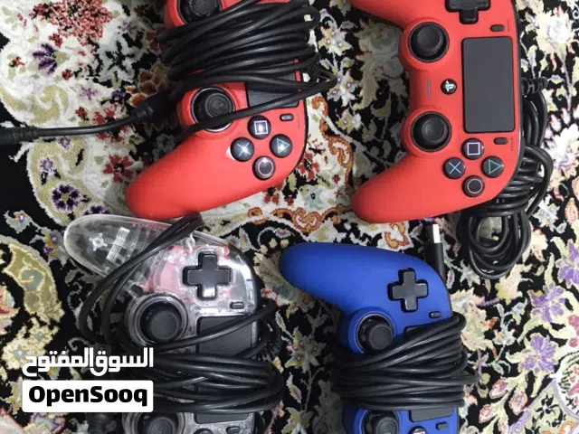وحدات التحكم للبلاستيشن 4 نظيف وشغال مية بالمية