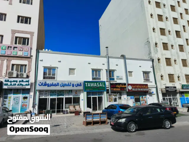 مباشره بنايه سكني تجاريه المعبيله قرب جامع الباري خلف نيستو فقط طابقين والعمر 3 سنوات فقط