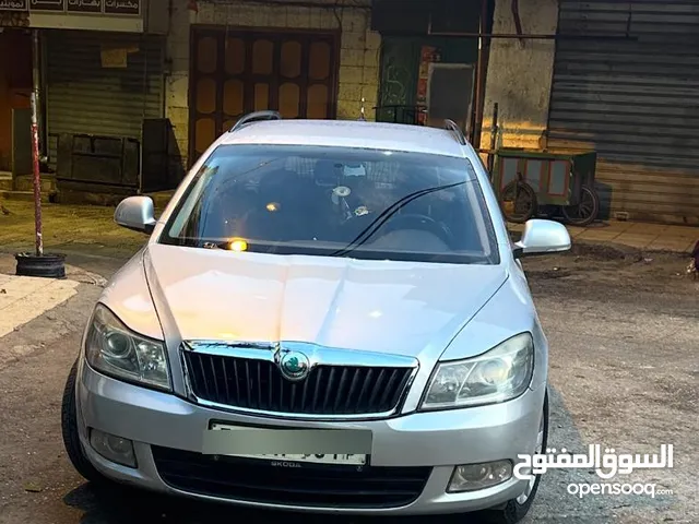 سكودا اوكتافيا رمش