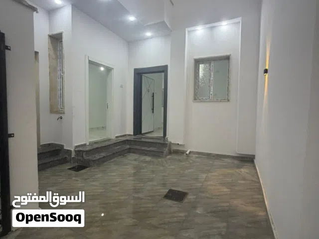 120 m2 4 Bedrooms Townhouse for Rent in Tripoli Ain Zara