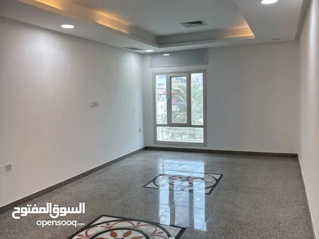 شقة للإيجار – السالمية قطعة 4 – قرب البحر والخدمات Apartment for Rent – Salmiya Block 4 – Near Sea