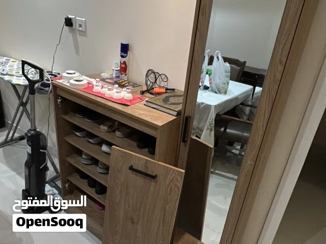 خزانة احذية هوم سنتر عمرها 4 اشهر من دون باب واحد