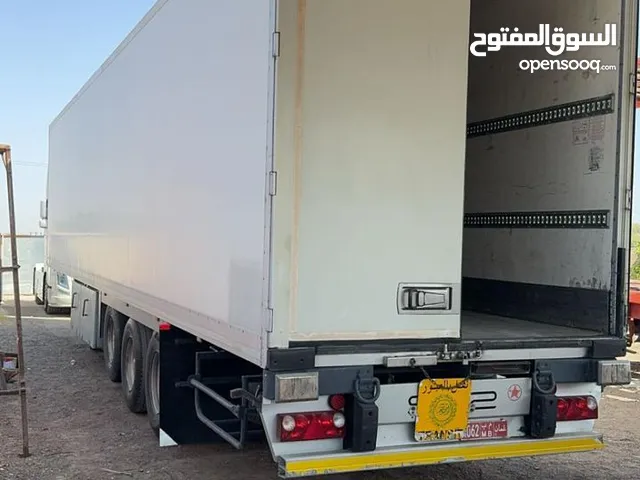 Refrigerator Volvo 2011 in Al Batinah