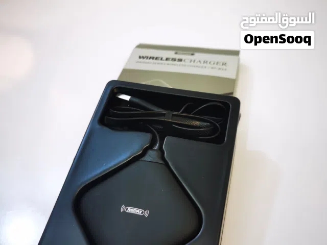 شاحن لاسلكي ماركة ريماكس W14