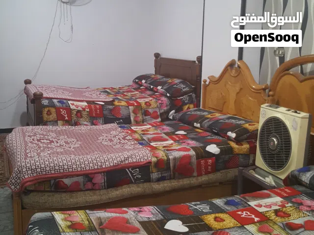 شقه للايجار مفروش من المالكيومى وشهري  ش خالد بن الوليد الرئيسي خطوات للبحر مكان مميز