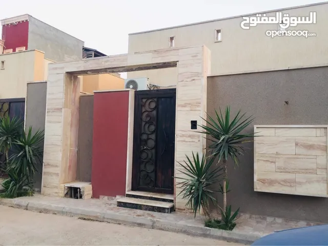 170 m2 3 Bedrooms Townhouse for Sale in Tripoli Al-Serraj