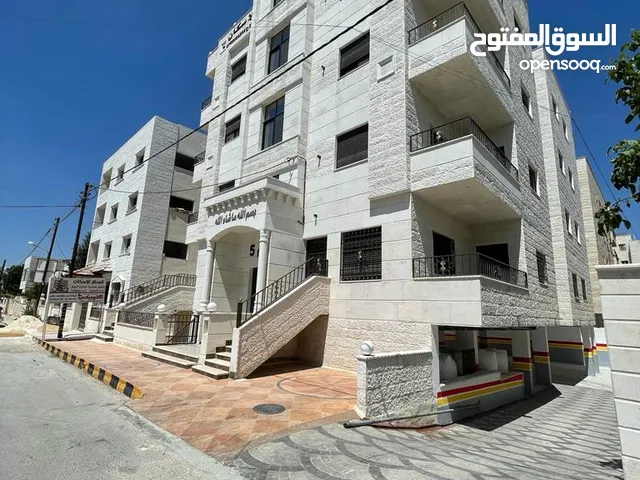 شقة طابق ارضي مدخل مستقل جديد بالقرب من حديقة تونس مساحه 140 م