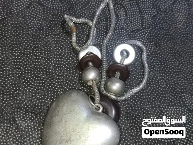 قلادة تراثية قديمة