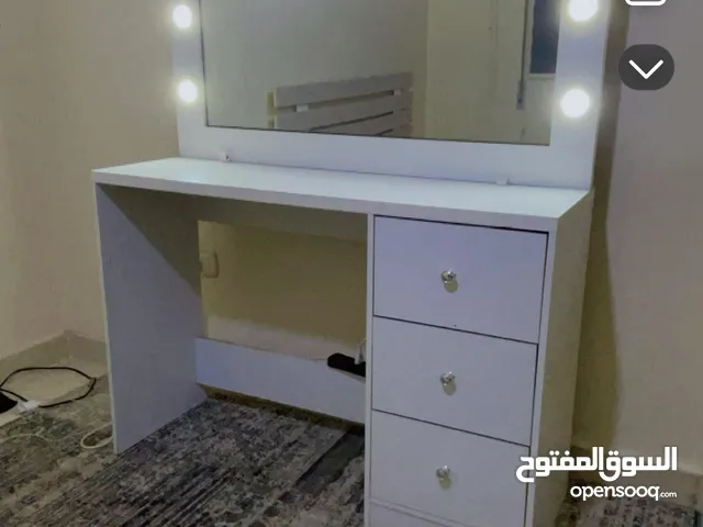 تواليت خشب لامينيت اسباني جديد