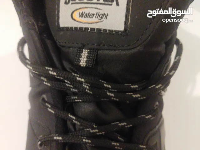 40 Sport Shoes in Al Ahmadi