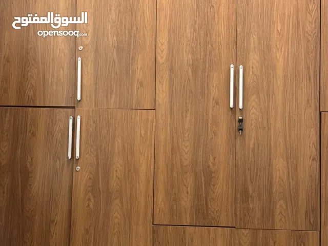 دولاب امهنه استعمال نظيف قابل للنقاش