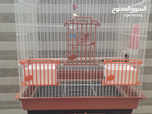قفص معلفين مع لعبه اجراس قابل للتفاوض بشكل بسيط