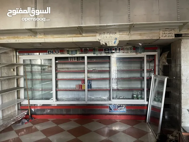 ثلاجة عرض للبيع بحالة ممتازة