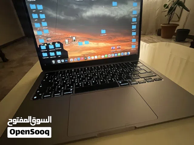 MacBook بمعالج M3