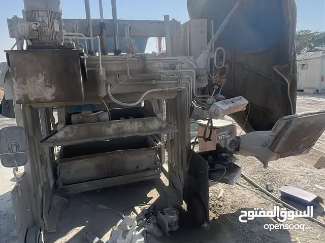 زراعات بلوك و خلاطة بلوك وسيارة ايسوزو للبيع