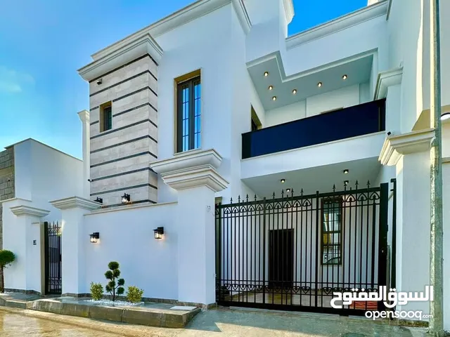 306 m2 5 Bedrooms Villa for Sale in Tripoli Ain Zara