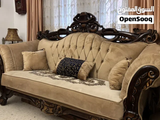 طقم كنب بحالة ممتازة