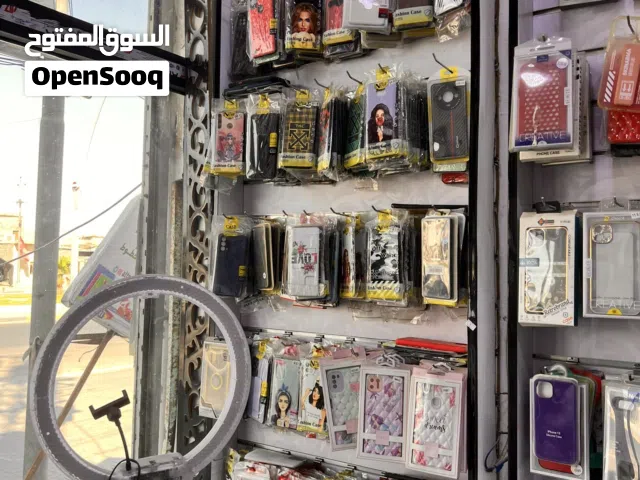للبيع – محتويات محل متكاملة
