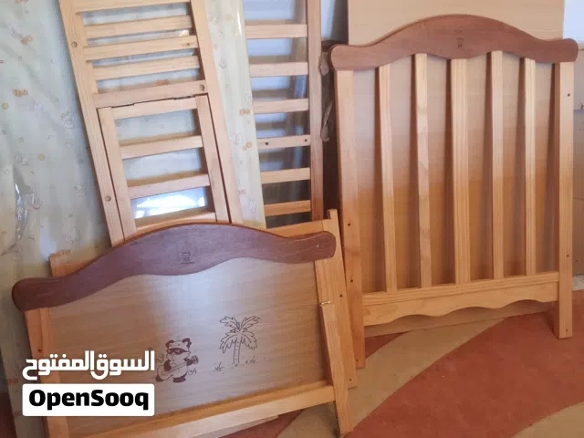 سرير اطفال جديد مازال مش راكب مازال جديدة في باكواالسعر 400سرير من العمر سنة عشرة سنوات