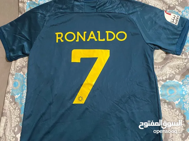 غلالة نادي النصر السعودي رقم كرستيانو رونالدو 7.
