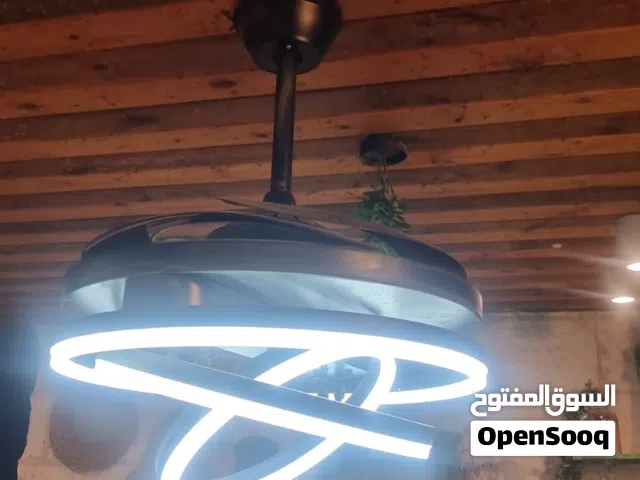 انارة مع مروحة سقف