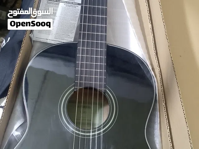 للبيع كيتار كلاسيك ياماها اصلي ستعمال شهر واحد
