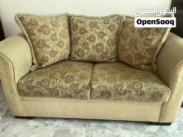 طقم كنب مستعمل بحالة جيده