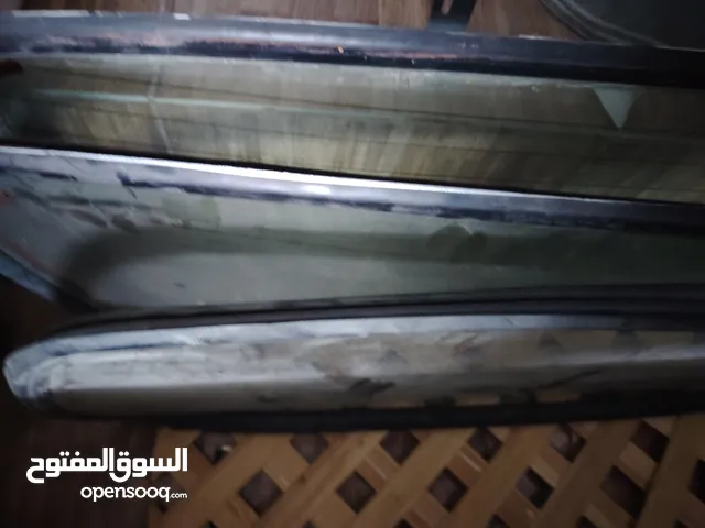 للبيع زجاج باص h100 خلفي عدد 2