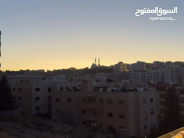 شقه شبه جديده للبيع