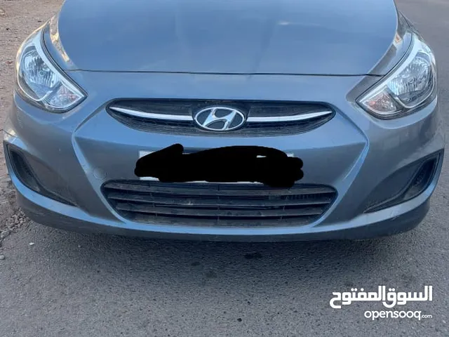 Hyundai Accent manuelle 2018 للبيع