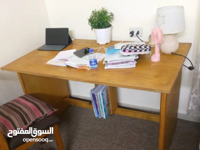 مكتب خشب صنع يدوي