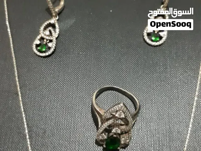 60دينار سعر طقم فضه عيار925 وزن 16جرام =سعر مميز=تفاصل بالتداخل لا اتابع تعليقات المهتم يتصل بالهاتف