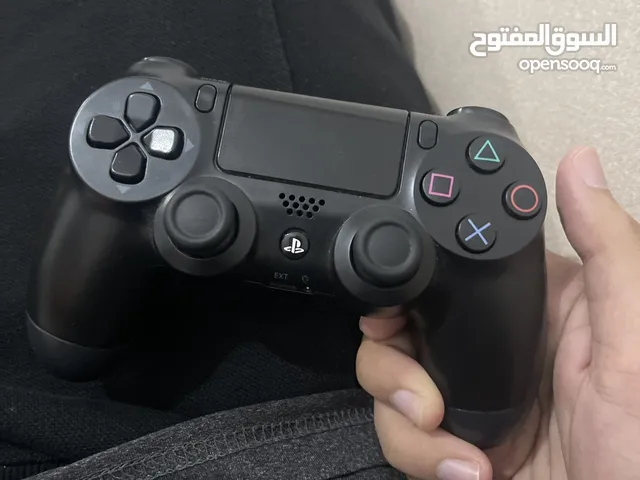 يد ps4 كوبي لكن افضل جوده ونسخه طبق الاصل عن الاصليه بطاريه تدوم 7 ساعات