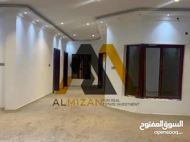 شقة ديلوكس للايجار حي صنعاء طابق ثاني
