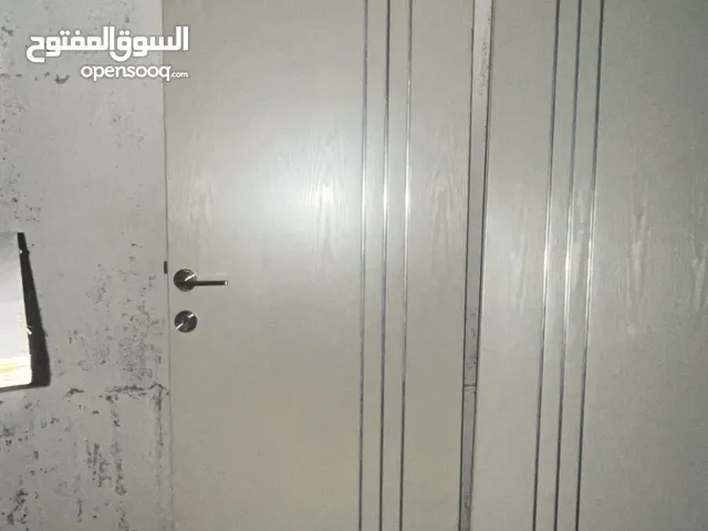 ابواب مستعمله بشكل جيد بدون حلق